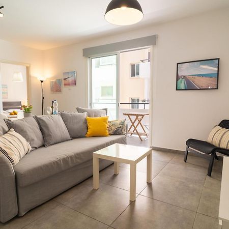 Kave Blue Mackenzie 1 Bdr Flat With Pool Apartment Larnaca Ngoại thất bức ảnh
