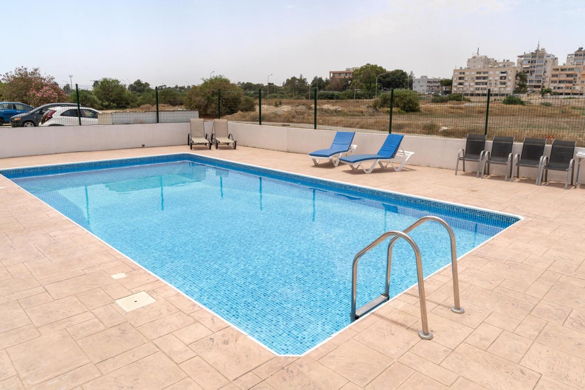 Kave Blue Mackenzie 1 Bdr Flat With Pool Apartment Larnaca Ngoại thất bức ảnh